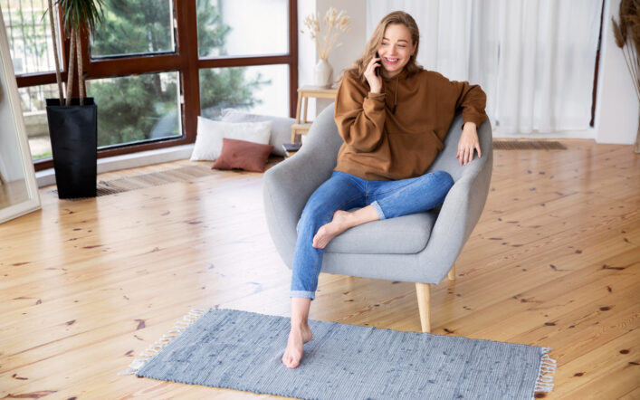 Jak dobrać podłogi do mieszkania pod kątem ścieralności?